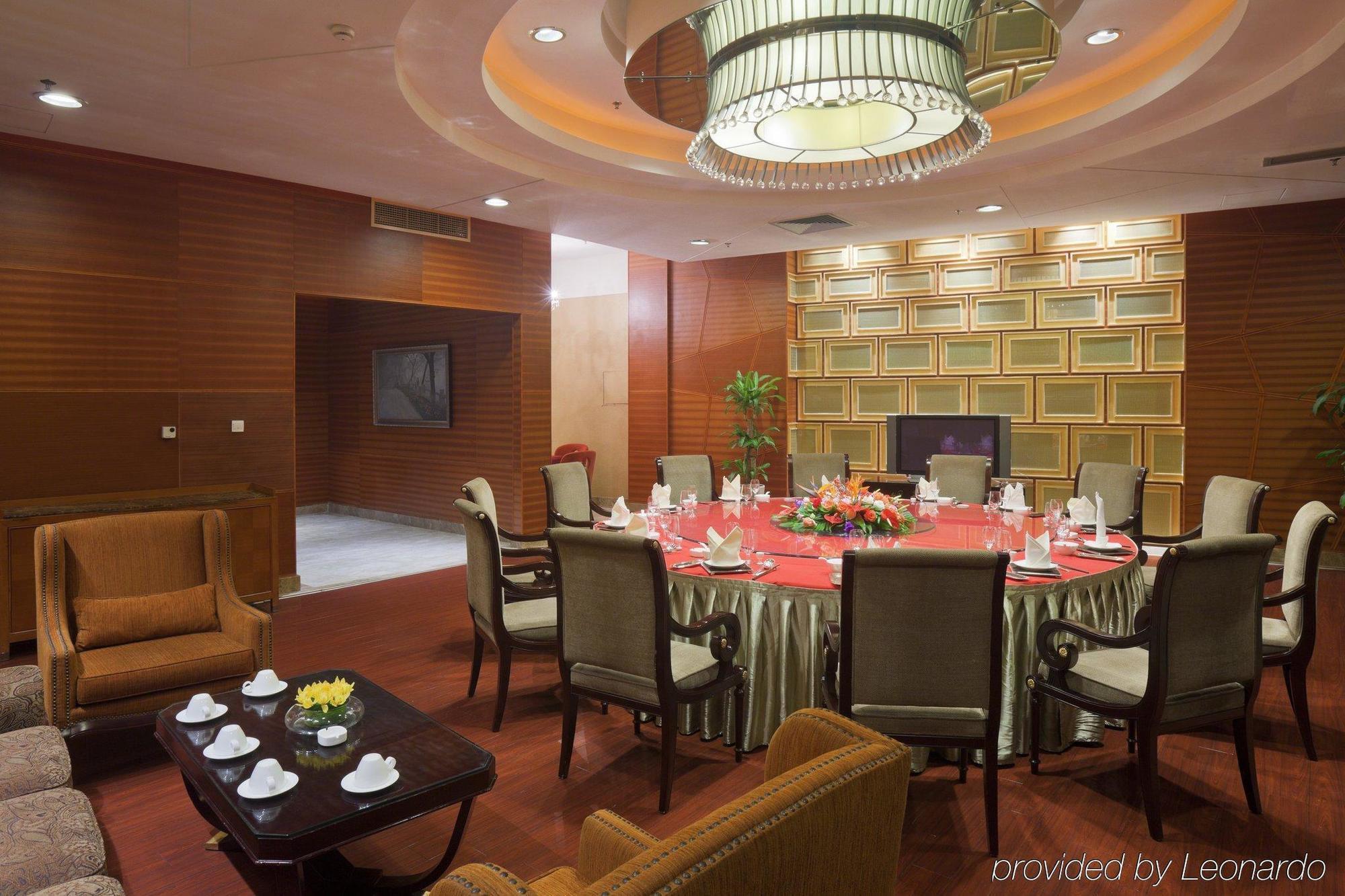 Holiday Inn Chengdu Century City West, An Ihg Hotel Restaurant photo